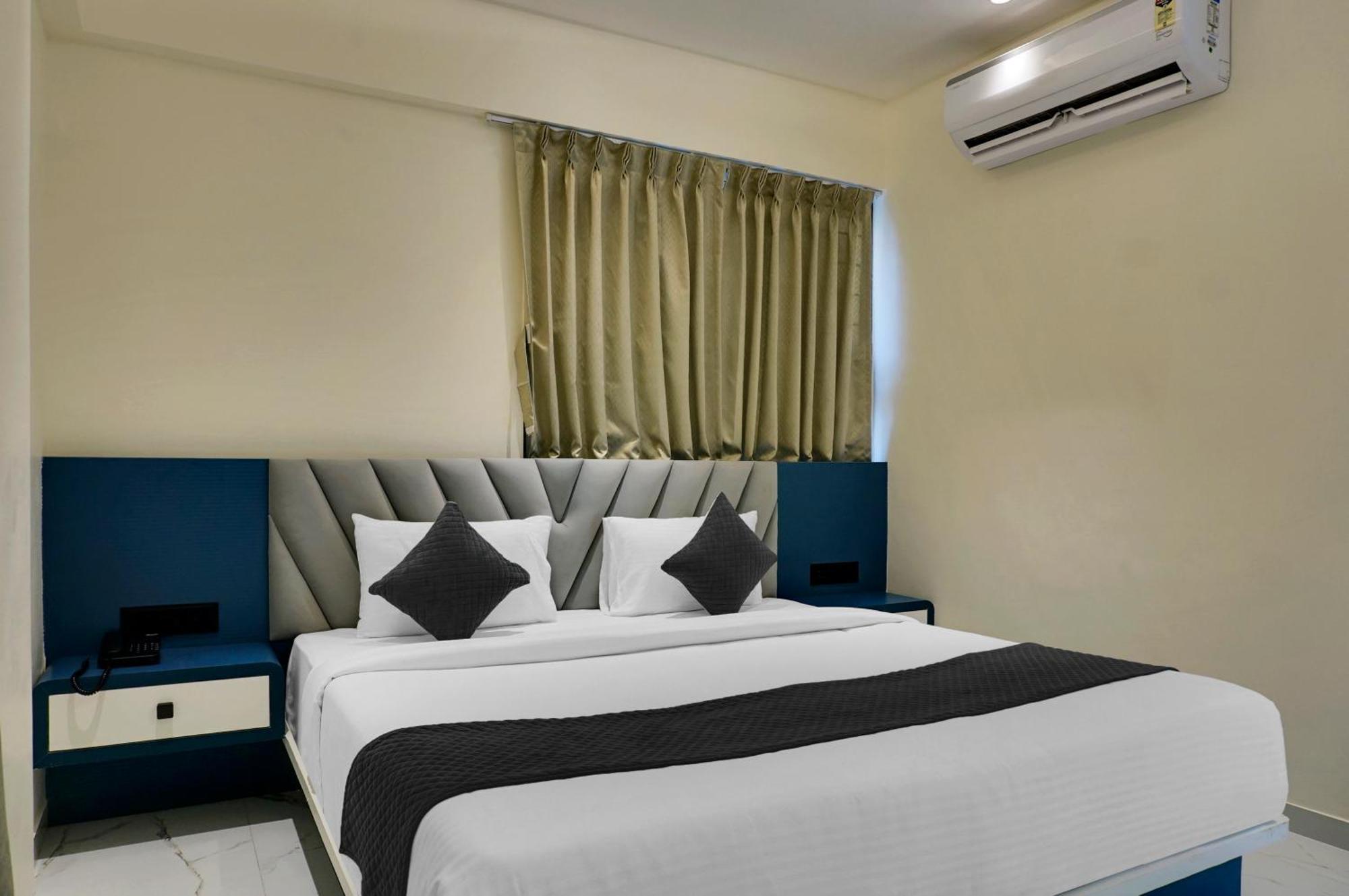 Palm Suites Baner- Indian Nationals Only Pune Exterior foto