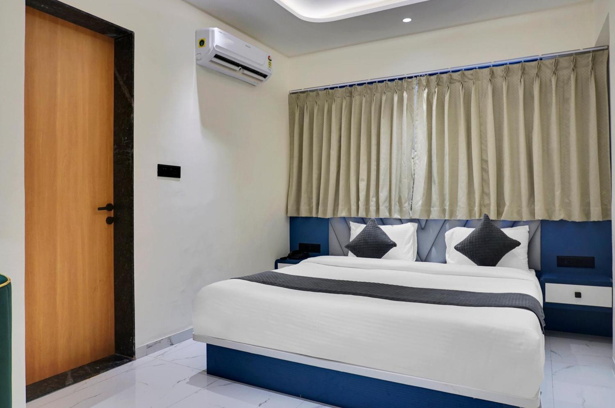 Palm Suites Baner- Indian Nationals Only Pune Exterior foto